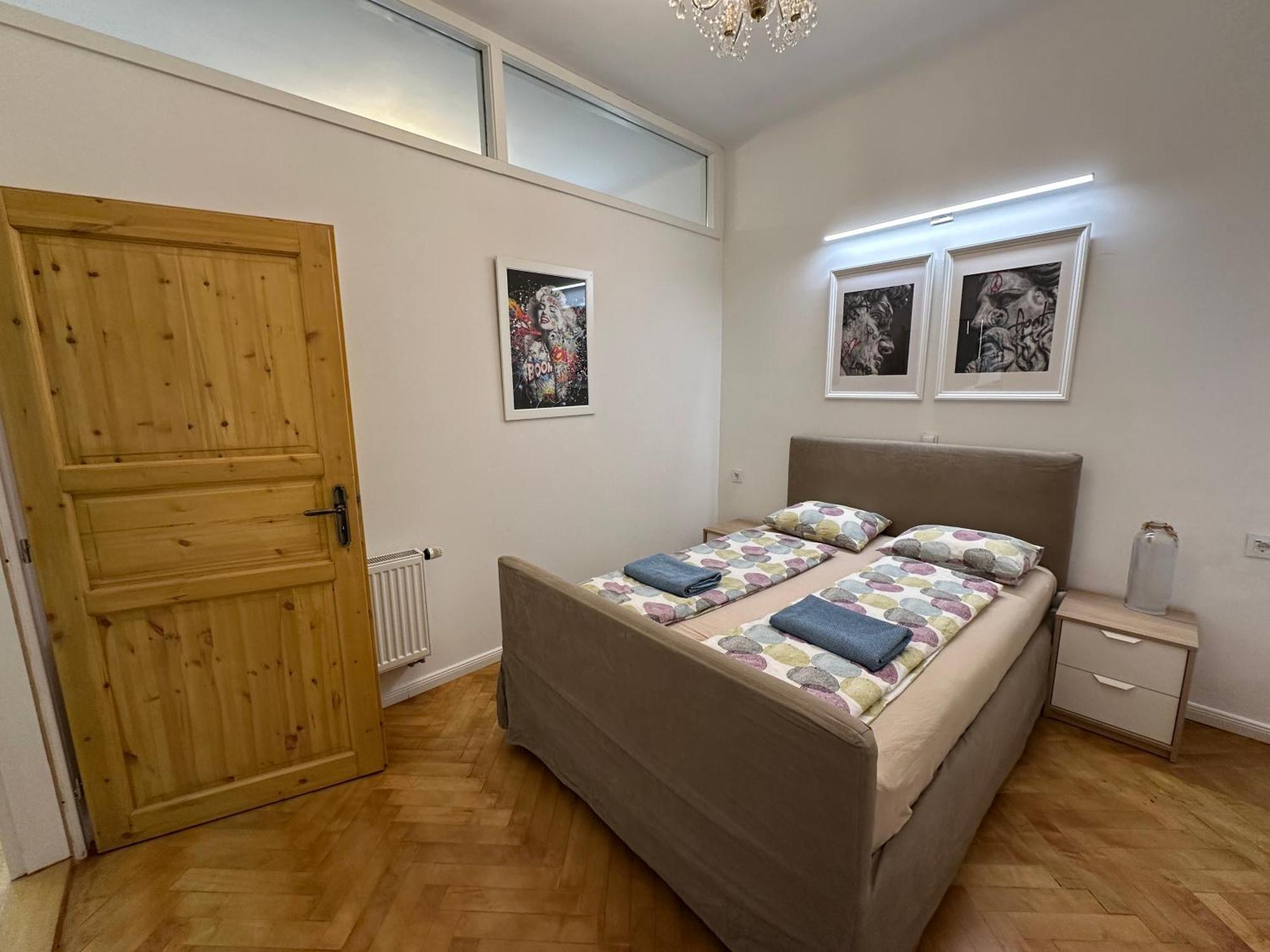 Karlin Oasis 2-Bedroom Apartment Praag Buitenkant foto