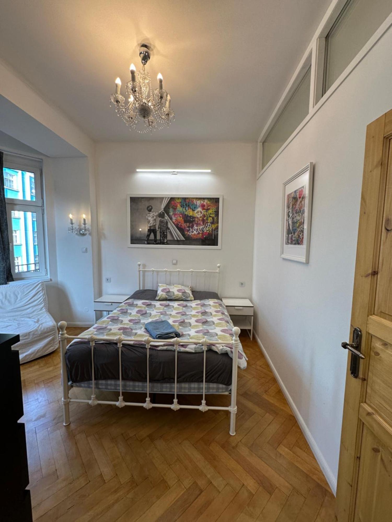 Karlin Oasis 2-Bedroom Apartment Praag Buitenkant foto